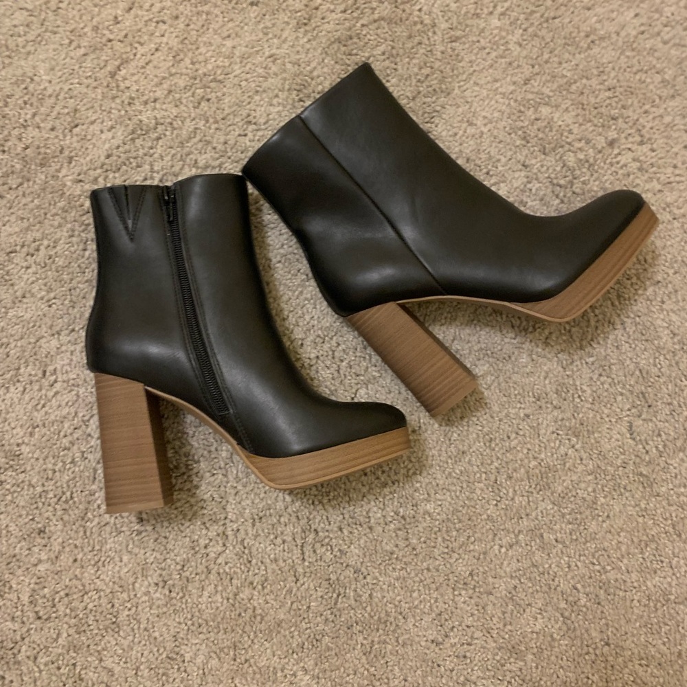 Black Leather Ankle Boots with Wooden Heel